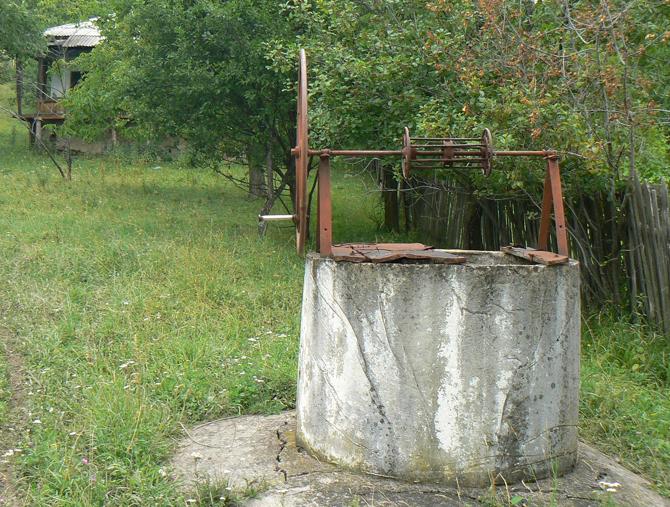Un sat din județul Prahova a rămas fără apă din cauza caniculei. În zonă se află o autocisternă ISU