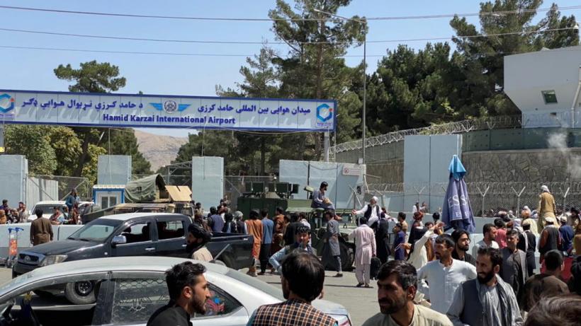 Poliția afgană și-a reluat activitatea pe aeroportul din Kabul