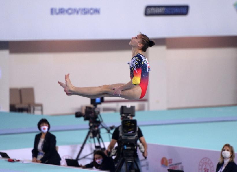 Maria Sorina Ceplinschi a câştigat finalele de la bârnă şi sol la Cupa Mondială