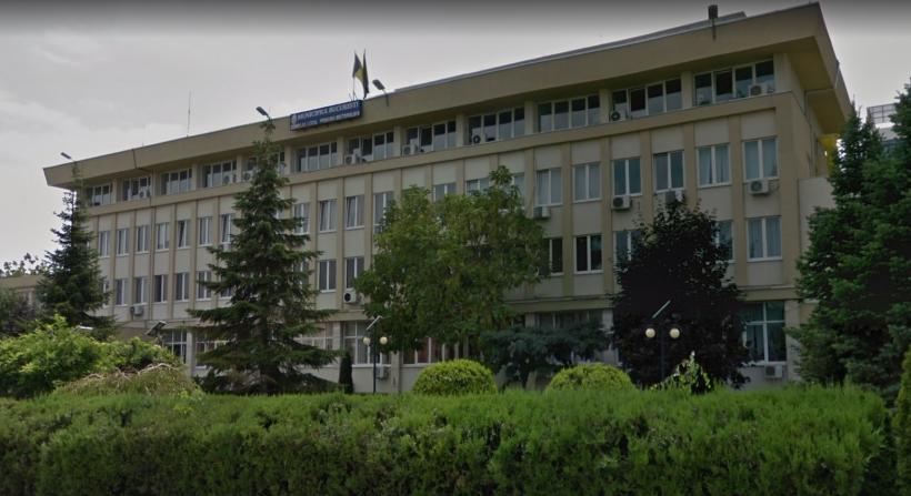 Fondator USR, alături de Nicușor Dan, găsit incompatibil pentru că încheia contracte cu autoritatea publică în care fusese ales. Nu unul-două, ci 72 18760586