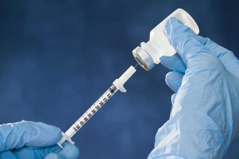 Testul vaccinării în valul 4: codașii la vaccinare sunt fruntași la decese