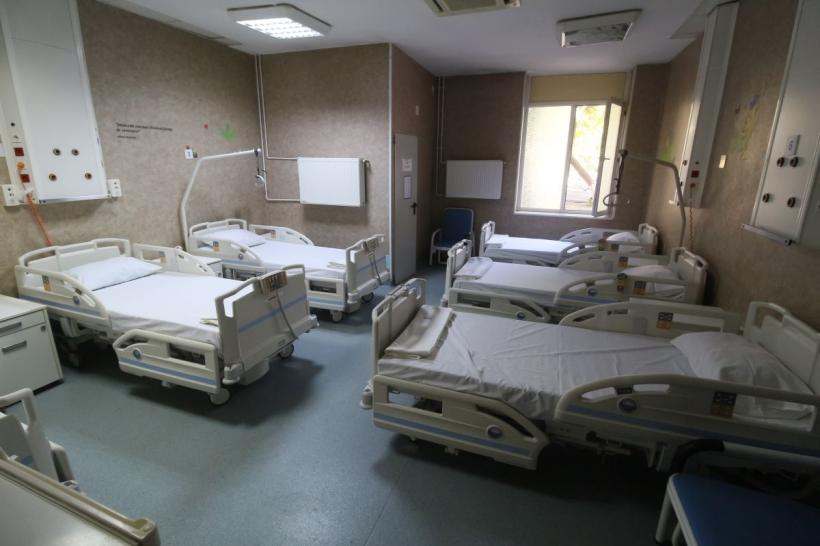 Doar 32 de paturi ATI libere pentru pacienții cu COVID- 19 în țară. În câteva orașe mari nu mai există niciun loc