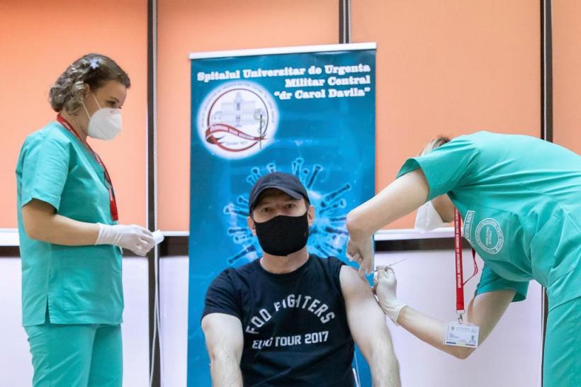 Premierul Florin Cîțu, după ce a primit a treia doză de vaccin: A fost un protest cinic