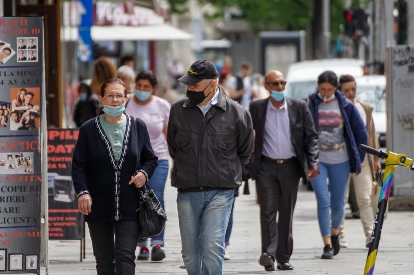 Precizările MAI cu privire la masca de protecție: Nu e obligatorie dacă persoana e singură pe stradă