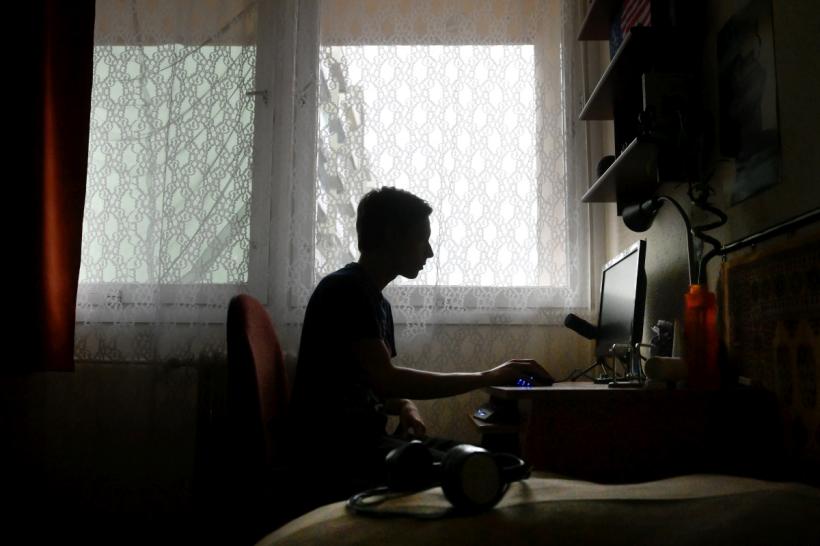 Strigăt disperat al părinților: „Dați-le dreptul de a studia online în pandemie!”
