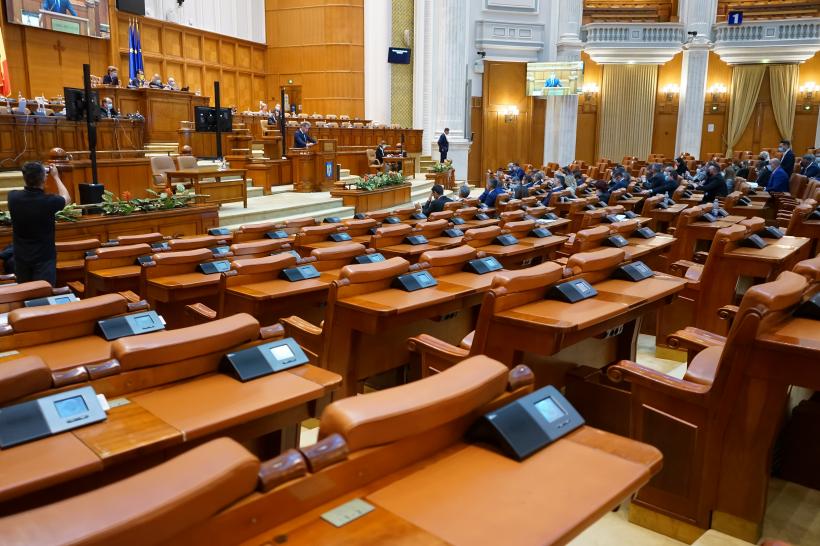 Mesajul USR după respingerea cabinetului Cioloș: Avem o nouă majoritate USL în Parlamentul României