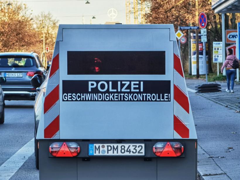 Germania: Șofer român, prins cu afgani ascunși în camion
