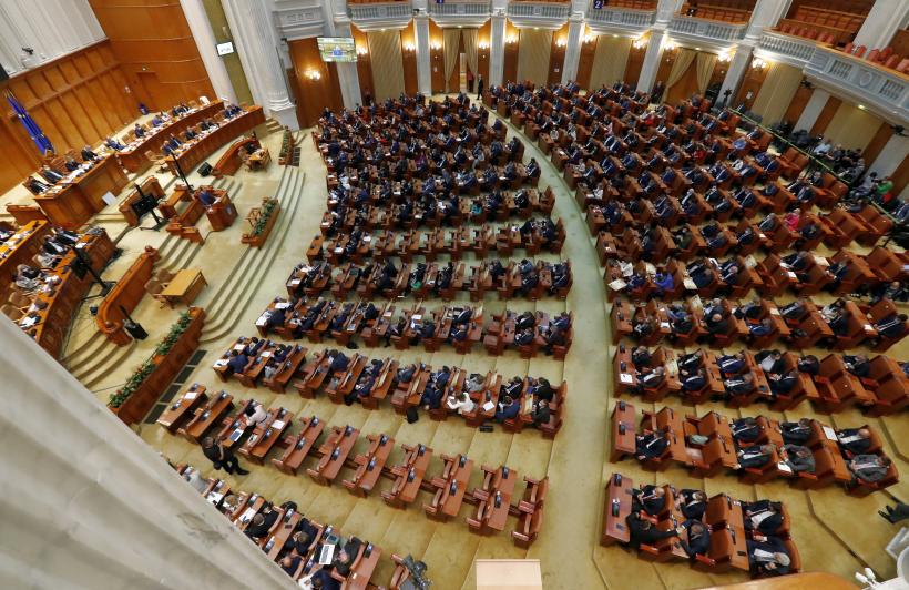 Parlament: Birourile permanente reunite au luat act de depunerea mandatului lui Nicolae Ciucă
