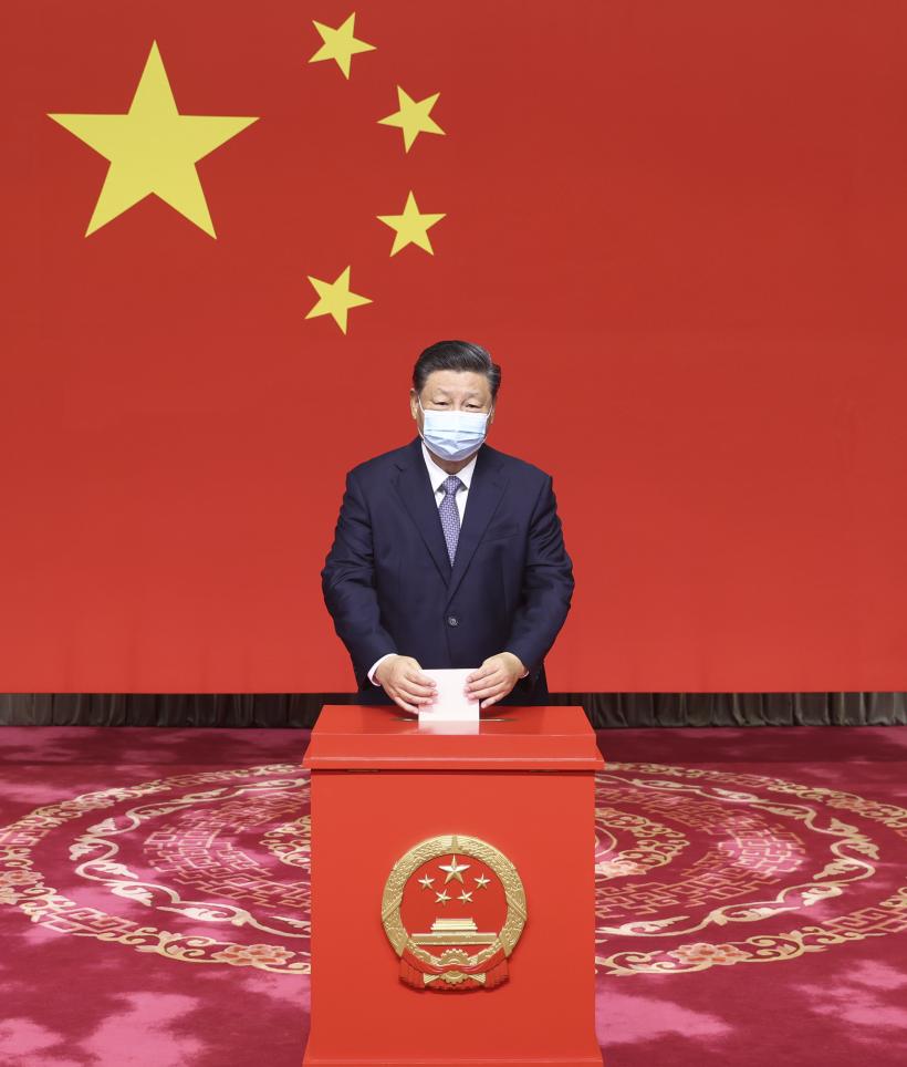 Xi rescrie istoria partidului, cu ochii pe al treilea mandat