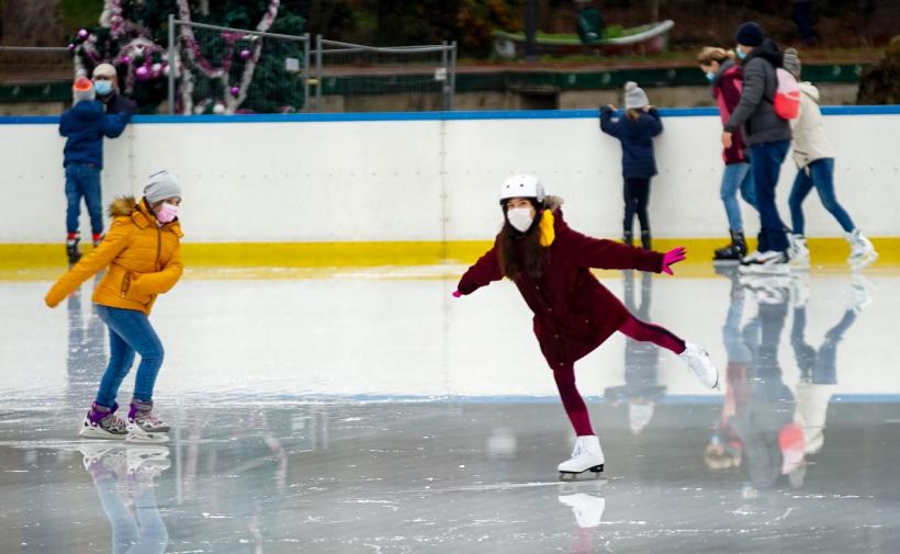 Brașovenii vor avea patinoar cu acces gratuit de Crăciun