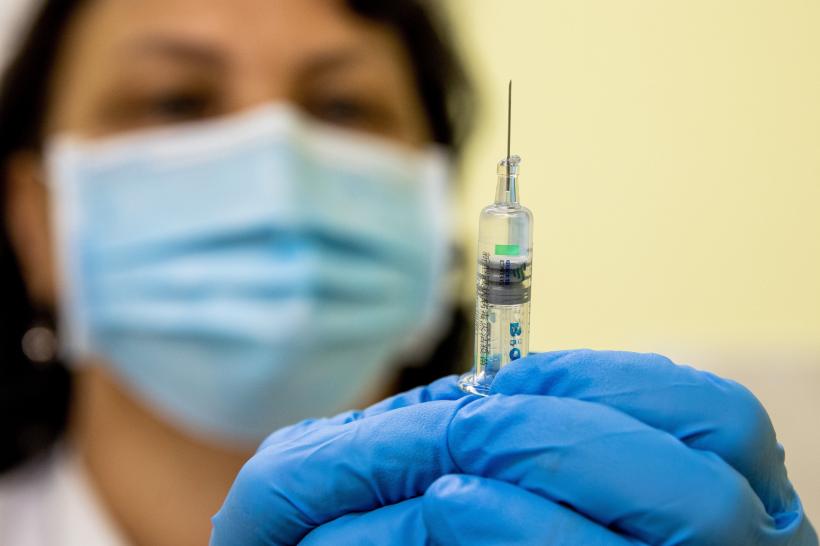 Vaccinare COVID-19 în România: Peste 97.093 de români s-au vaccinat în ultimele 24 de