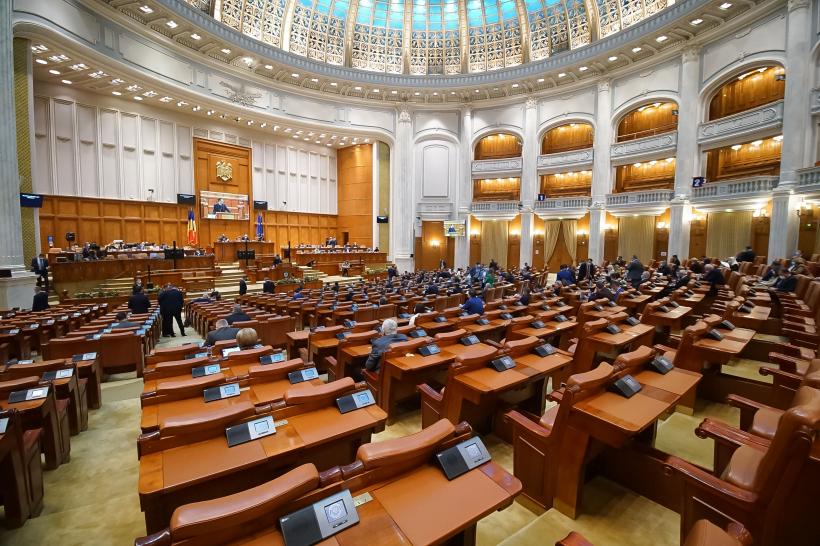 Lista miniștrilor din noul Guvern și programul de guvernare au fost depuse la Parlament