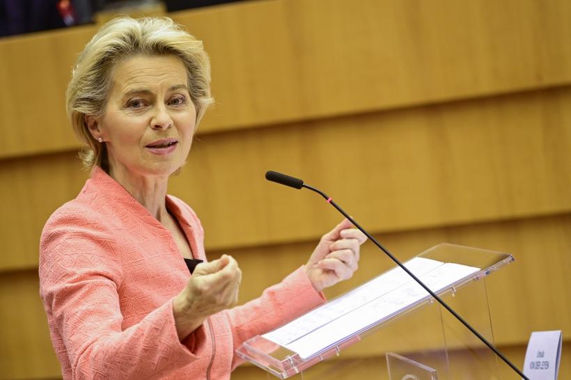 Ursula von der Leyen: Țările UE ar trebui să discute despre vaccinarea obligatorie