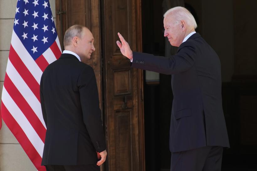Putin şi Biden ar putea avea o întâlnire în format online. Rusia vrea garanţii din partea NATO