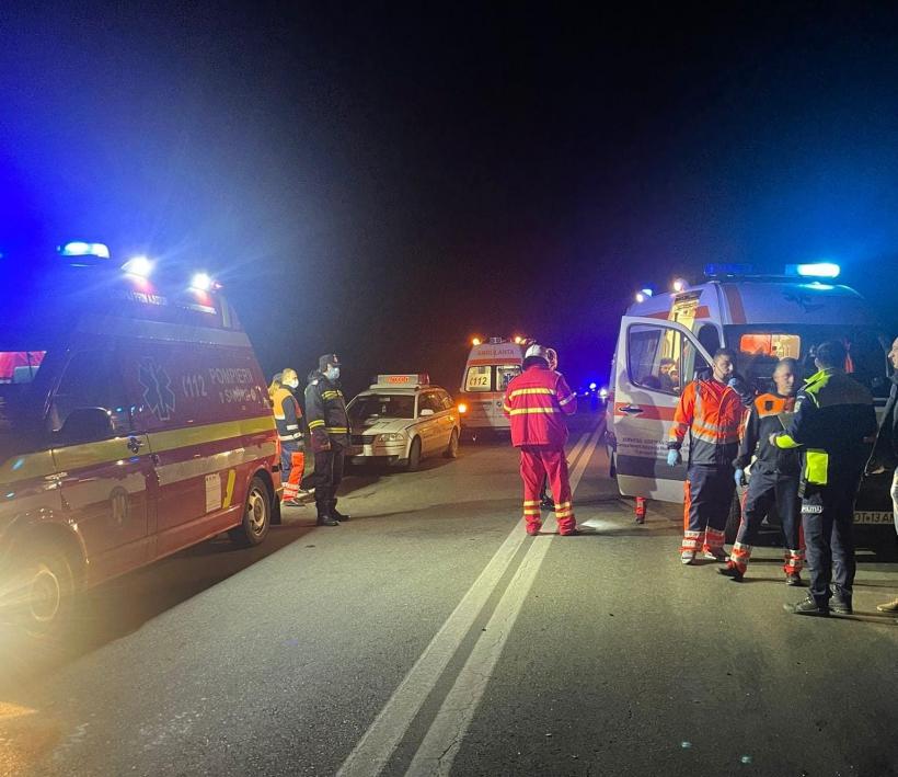 Accident grav pe DN 65, în județul Olt. Cinci persoane au fost rănite. Traficul este blocat