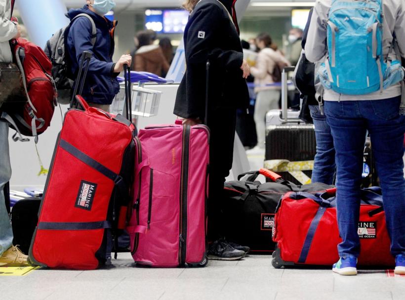 Haos pe aeroporturi: Încă 2.200 de zboruri anulate marți