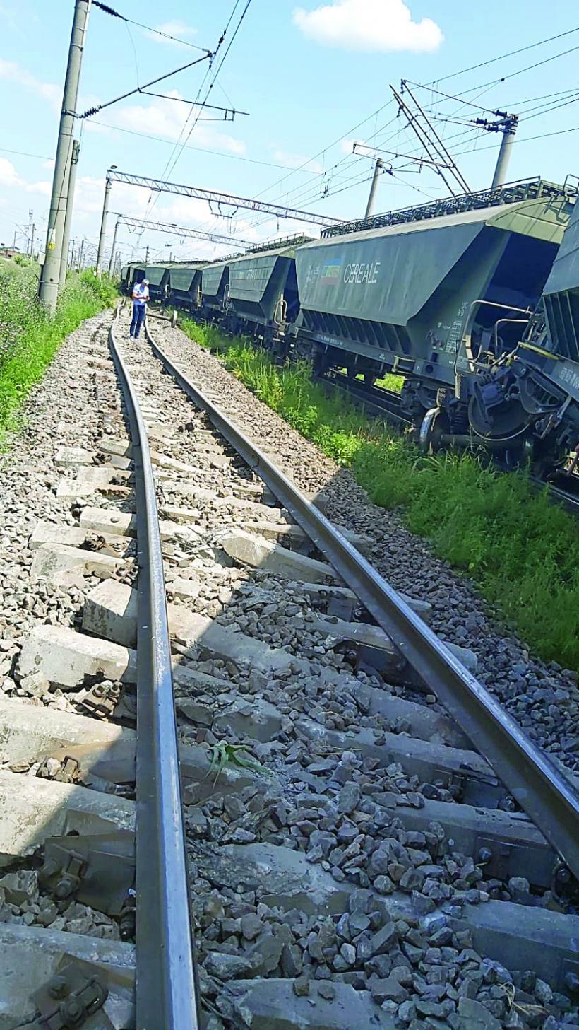 Trei vagoane ale unui tren privat de marfă au deraiat în Galați