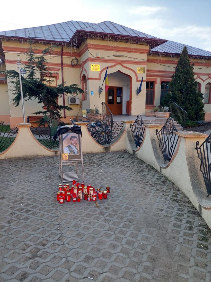 Bolintin Vale - viața sub amenințarea cuțitului  18773496