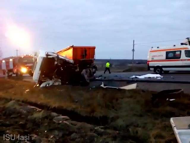 Tragedie pe DN28 Iaşi-Târgu Frumos. Şapte persoane au murit, iar alte trei sunt la spital 18775123