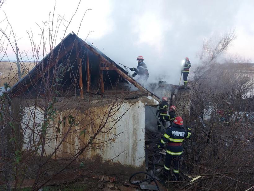 Incendiu la o casă din Tulcea. Un tânăr de 27 de ani a murit 18775661