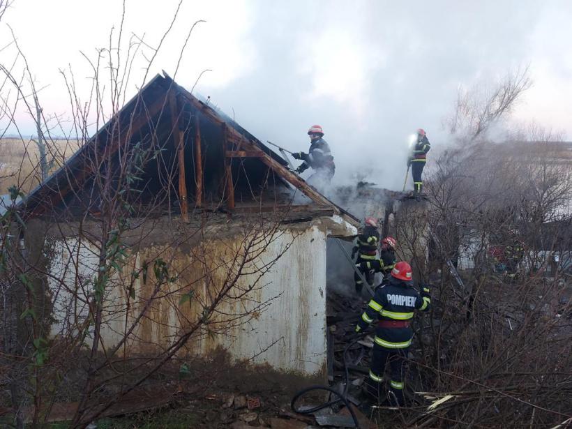 Incendiu la o casă din Tulcea. Un tânăr de 27 de ani a murit