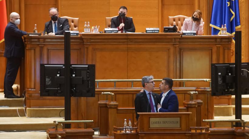 Discursul ministrului Energiei, oprit de George Simion: Hoțule vs. Ești un prost 18775832