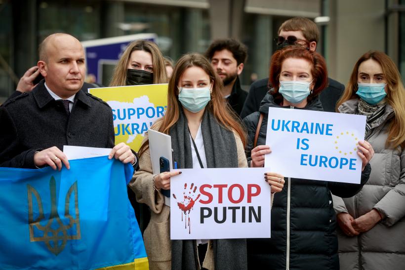 Europenii vor ca NATO să sară în ajutorul Ucrainei, în confruntarea cu Rusia