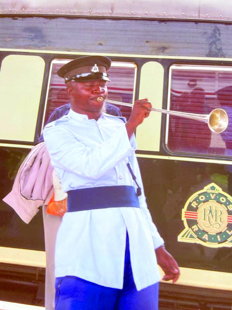 În cel mai luxos tren din lume, călătorind prin Africa 18776126