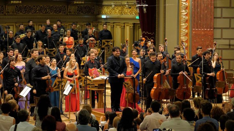 Cristian Măcelaru la pupitrul Orchestrei Române de Tineret – primul concert în România în calitate de director artistic al Festivalul Internațional “George Enescu” 18776817