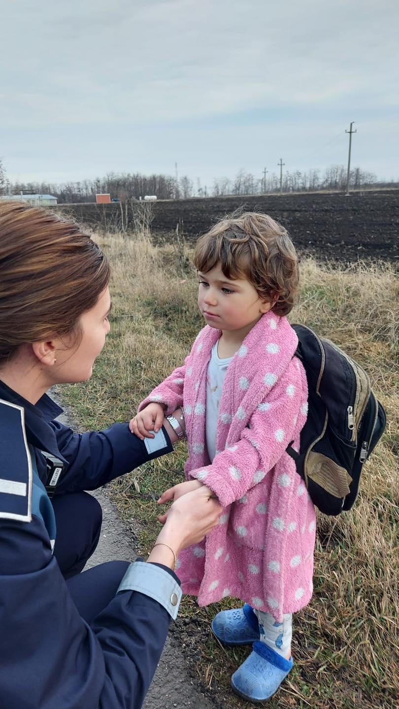 Întâmplare fericită la Buzău. Povestea fetiței de 3 ani care a plecat la școală și s-a rătăcit