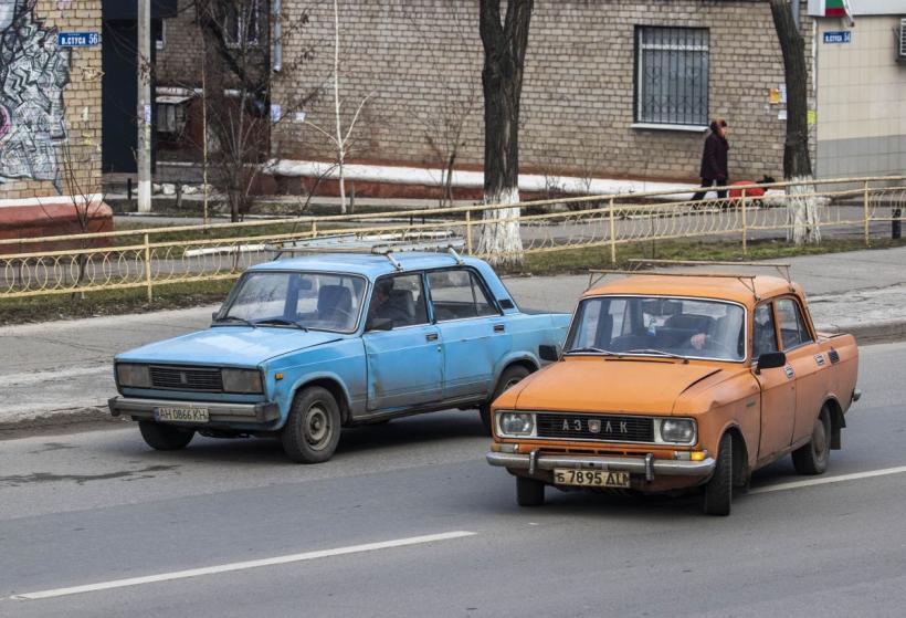 Imagini de coșmar în Ucraina. Oamenii disperați s-au înghesuit la bancomate, benzinării, farmacii și magazine alimentare 18777629