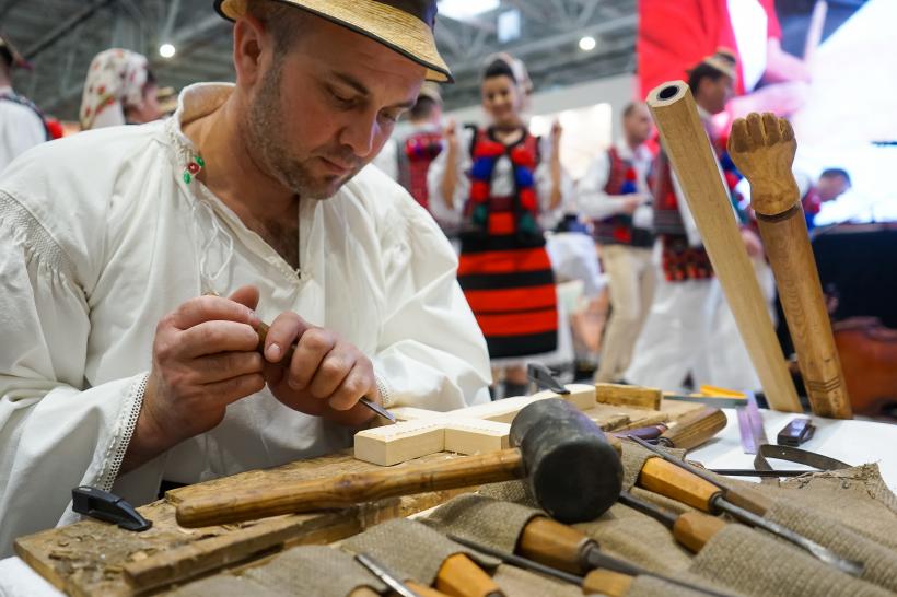 Primul Târg de Turism al României după doi ani de pandemie, în prima zi de război 18777610