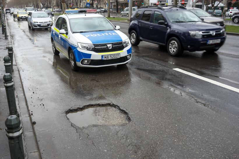 Șase agenți din București conduc maşini  de poliţie cu permise obținute în alte țări