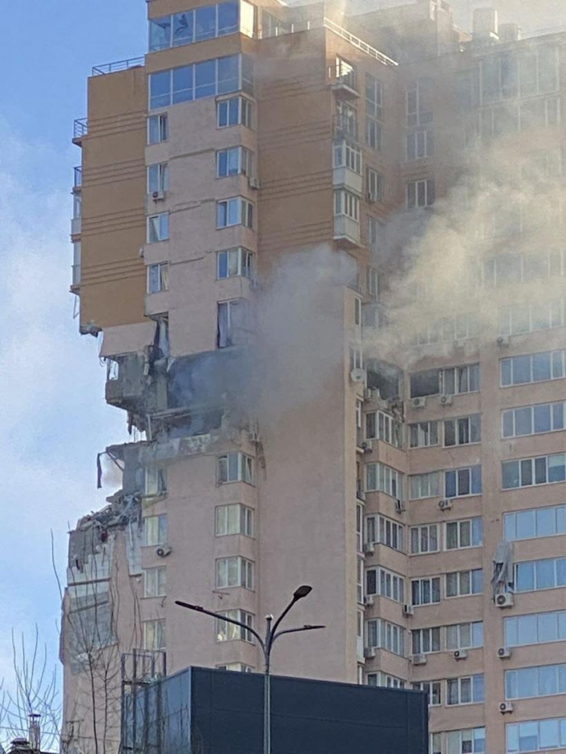 UPDATE Război în Ucraina. O rachetă a lovit un imobil de apartamente din Kiev. Două persoane au murit