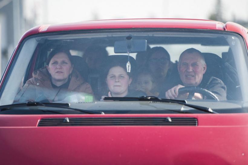 Imaginile disperării de la granițele Ucrainei. Sute de mii de refugiați au părăsit țara 18777925