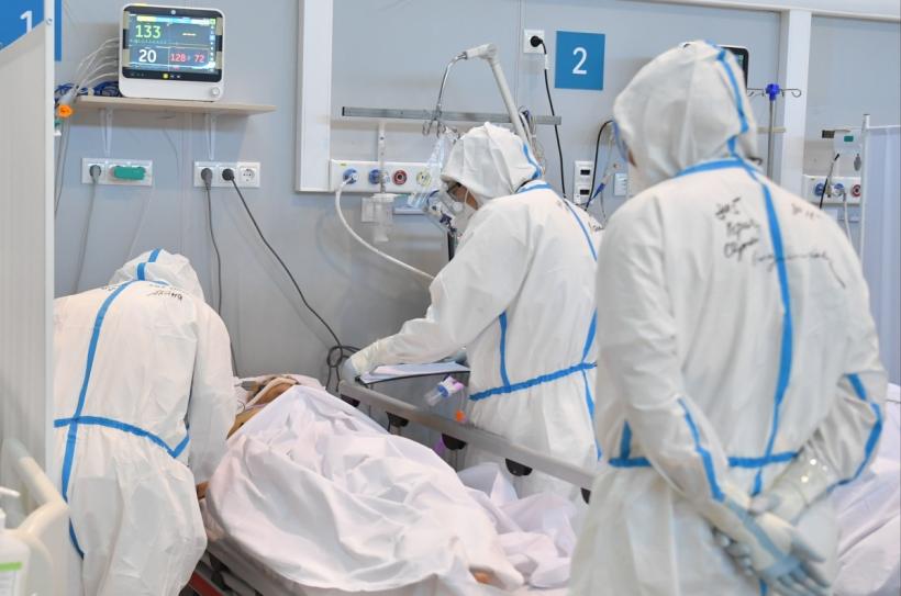 OMS: Stocurile de oxigen pentru pacienții COVID-19 și pentru răniții grav se reduc mult în Ucraina