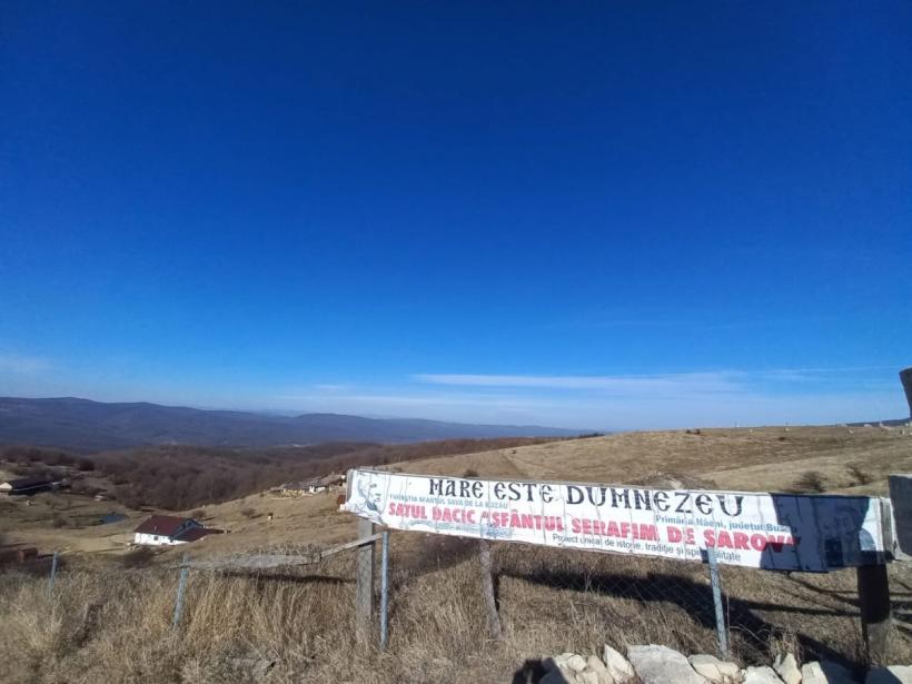 Satul dacic din carul cerului, Decheneus și pietrele vorbitoare 18777967