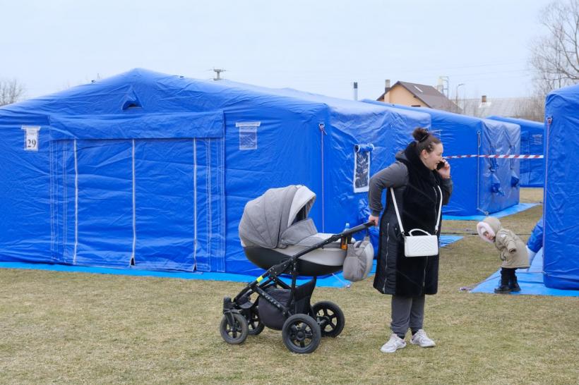 Tabere mobile și echipe medicale pentru refugiații din Ucraina