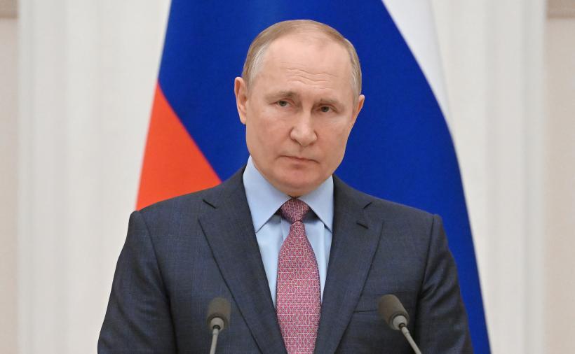 Vladimir Putin e un car de nervi
