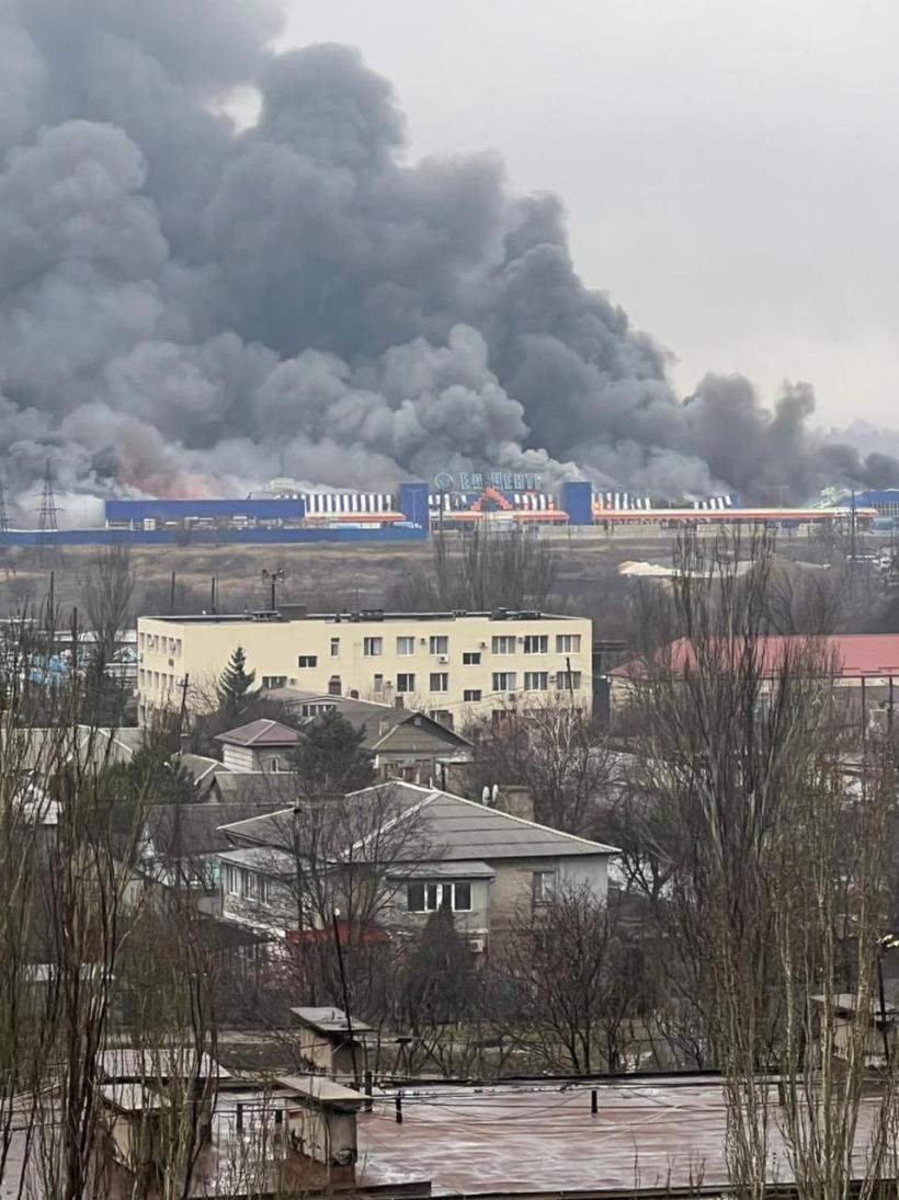 Lupte intense în Mariupol. Primarul orașului: Nici nu putem lua răniți de pe străzi