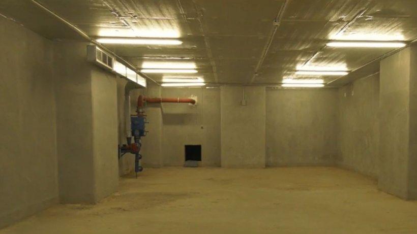 Iohannis, în buncăr de 5 stele. Poporul, printre murături 18778494