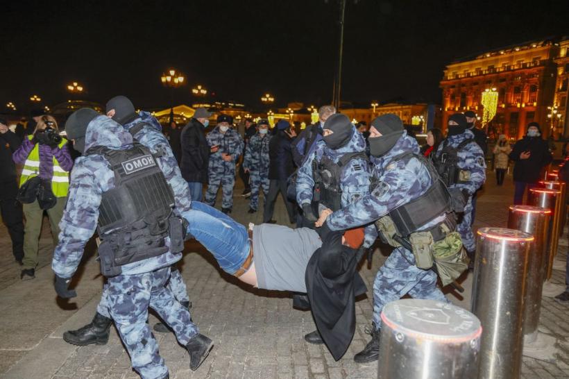 Moscova interzice demonstraţiile în oraş, indiferent dacă sunt pro sau împotriva invaziei în Ucraina