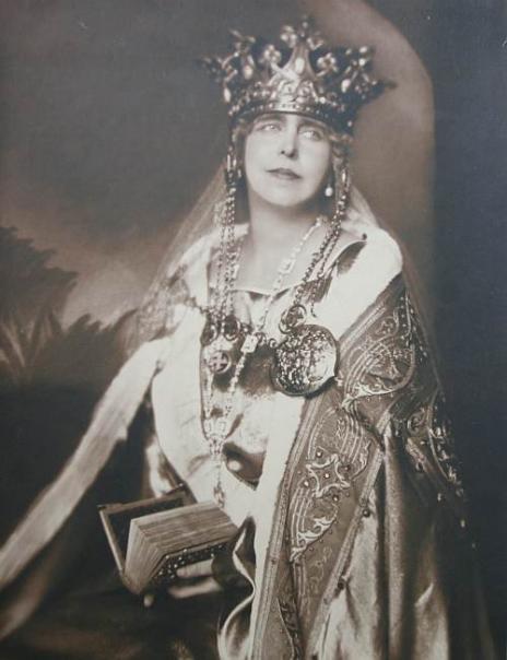 Dragostea față de țară, religia Reginei Maria 18778860