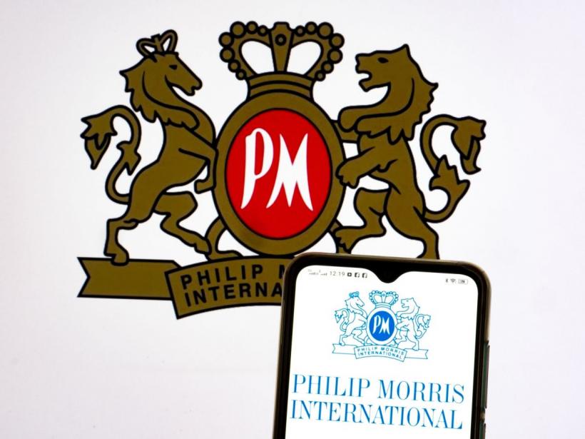 Producătorul de ţigarete Philip Morris suspendă noile investiţii planificate în Rusia