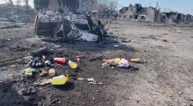 Tablou de război: un bocanc pe mijlocul străzii. Atât a mai rămas dintr-un om 18779946