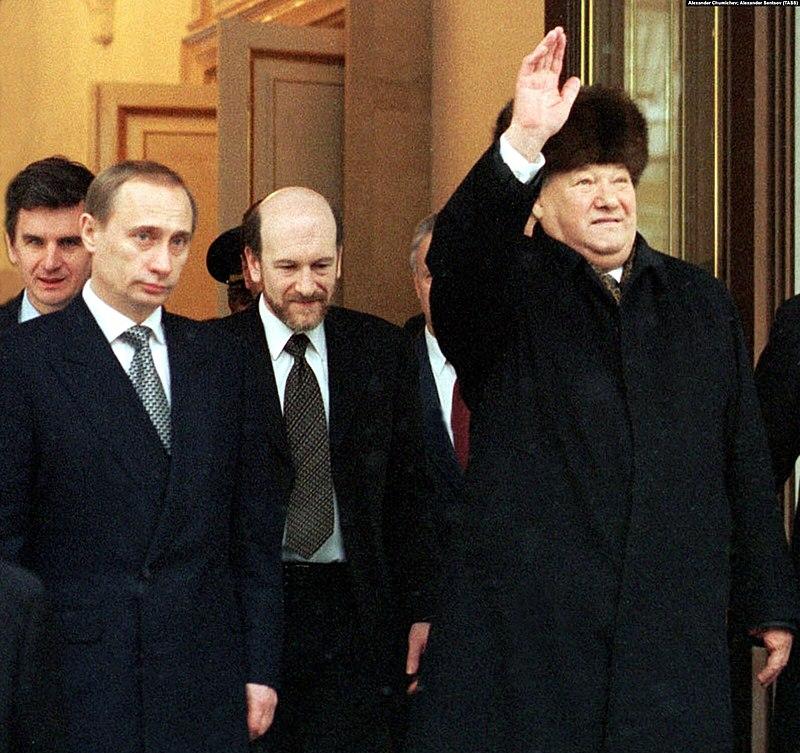 Manevra „Doverennîie lițo” sau cum a sifonat KGB-ul lui Putin miliardele Partidului Comunist