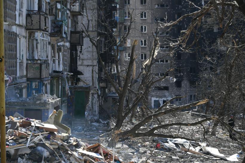 Vladimir Putin: Bombardamentele în Mariupol se vor opri doar când orașul va capitula