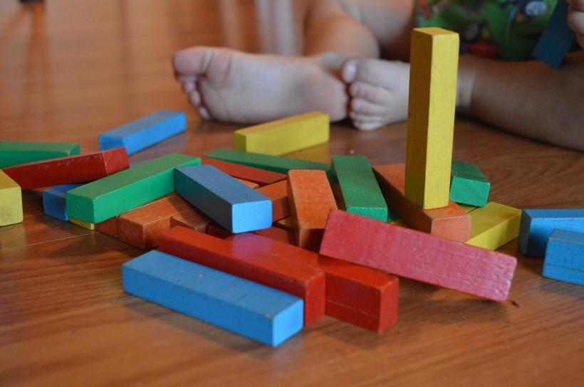 Ce sunt jucariile Montessori și de ce sunt atât de importante pentru cei mici?