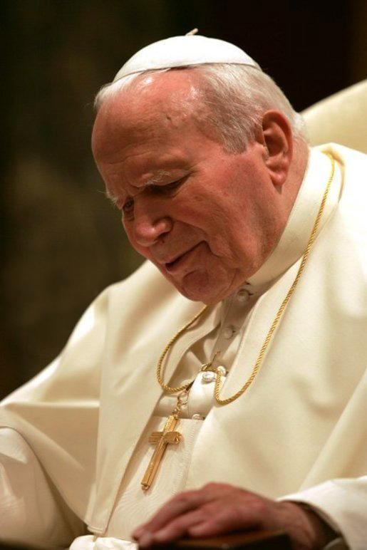Genealogia secretă a celui mai iubit Papă. Un cercetător susține că Ioan Paul al II-lea se trăgea dintr-un notar valah. „Ce se mai aude prin România noastră?”