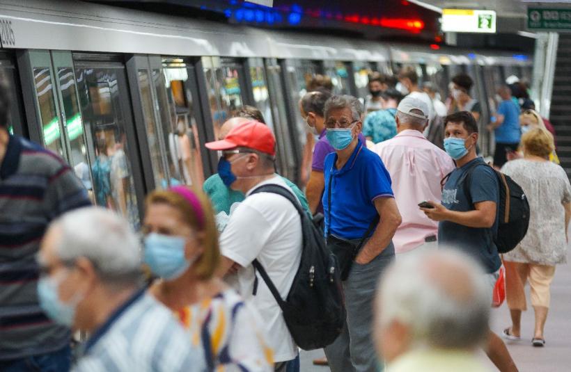 Călătorii de la metrou, evacuați prin tunel pe o distanță de 200 de metri